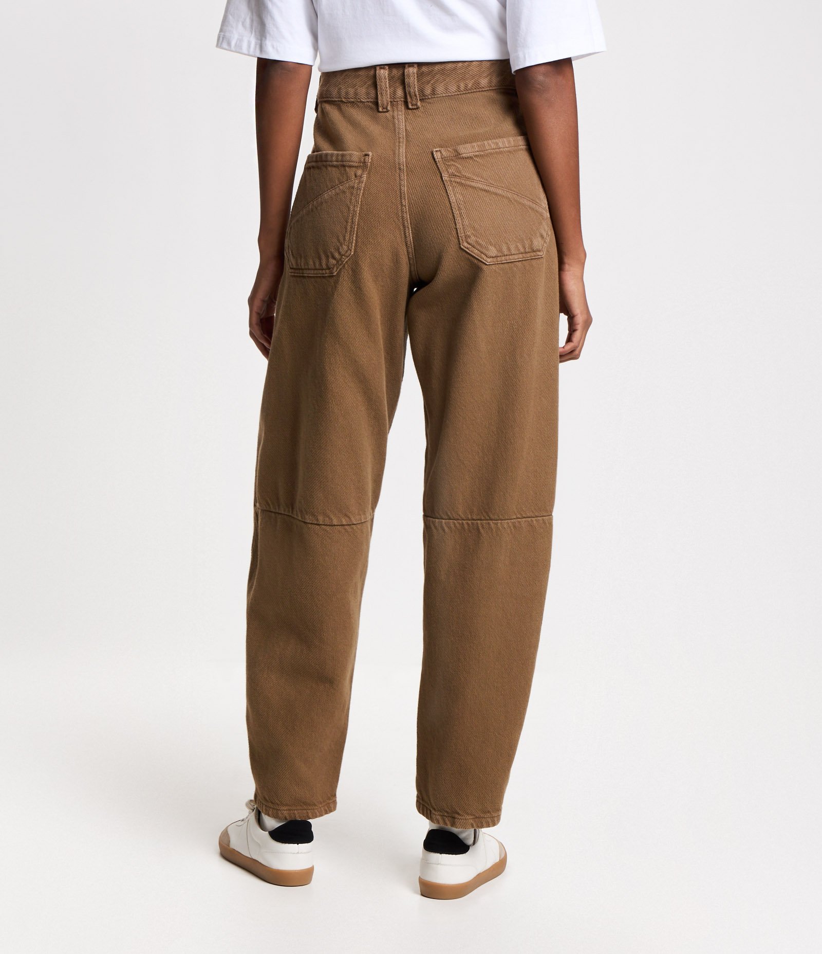 Calça Balloon Crooped Cintura Média em Sarja com Bolsos Marrom 3