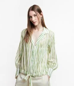 Camisa em Crepe com Barra Alongada nas Costas