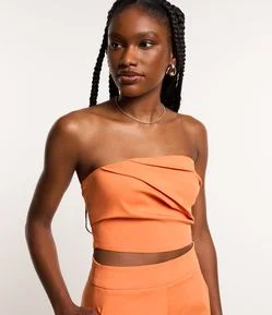 Blusa Cropped em Bengaline com Pregas Diagonais Assimétricas