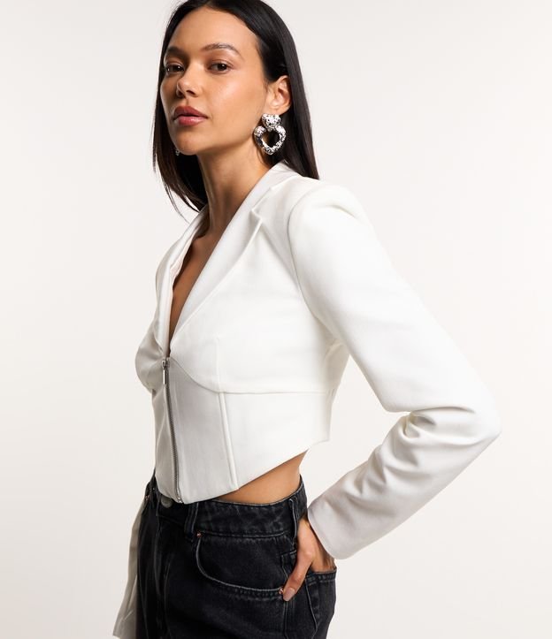 Blazer Cropped em Crepe Corsetado com Zíper Tratorado