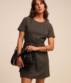 Vestido Curto em Crepe com Cinto e Estampa Geométrica