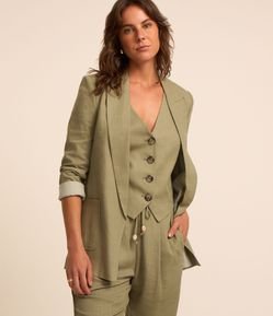 Blazer em Viscose com Forro Listrado