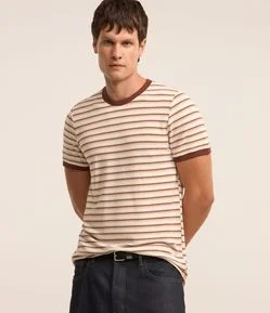 Camiseta em Viscose com Estampa Listrada Vintage