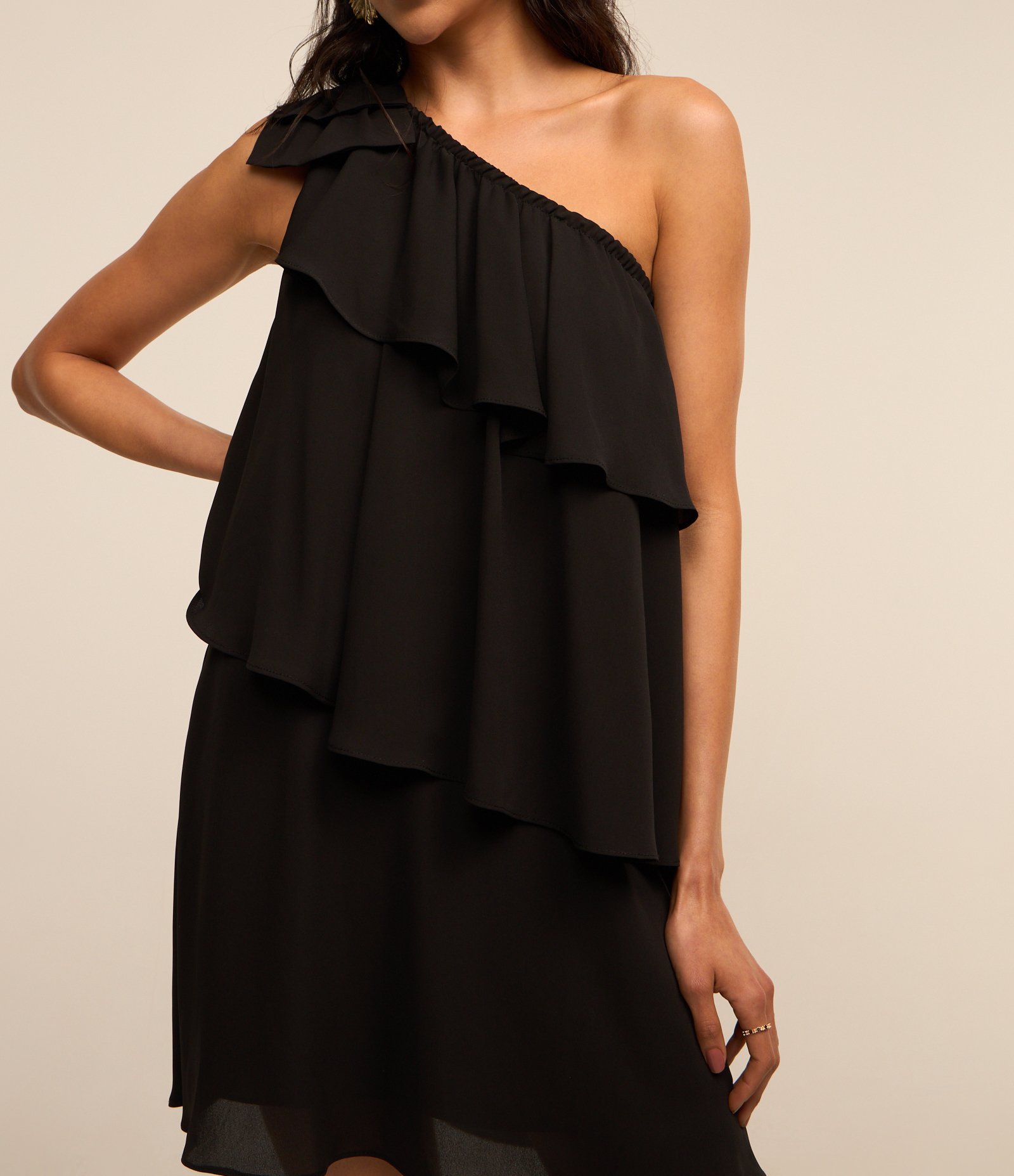 Vestido Ombro Só em Chiffon com Babados 4