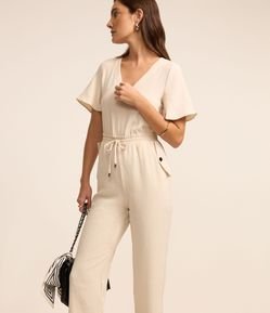 Macacão em Airflow com Amarração na Cintura e Bolsos