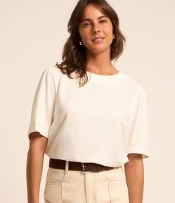 Blusa em Viscolinho com Manga Bufante