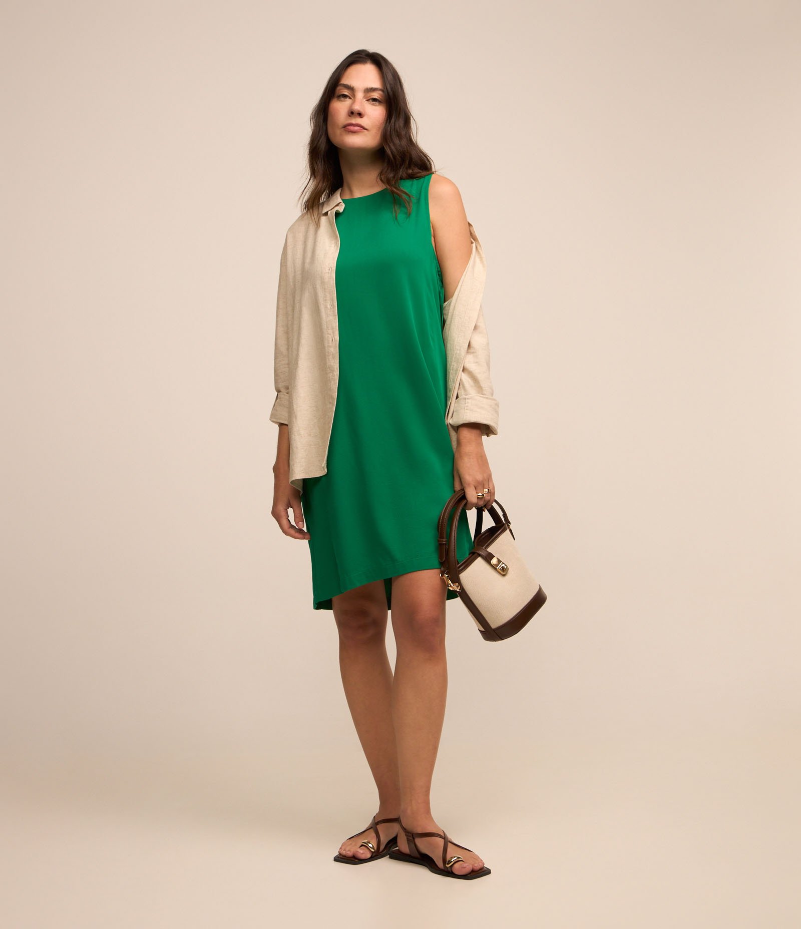 Vestido em Viscose sem Manga com Zíper nas Costas Verde 2