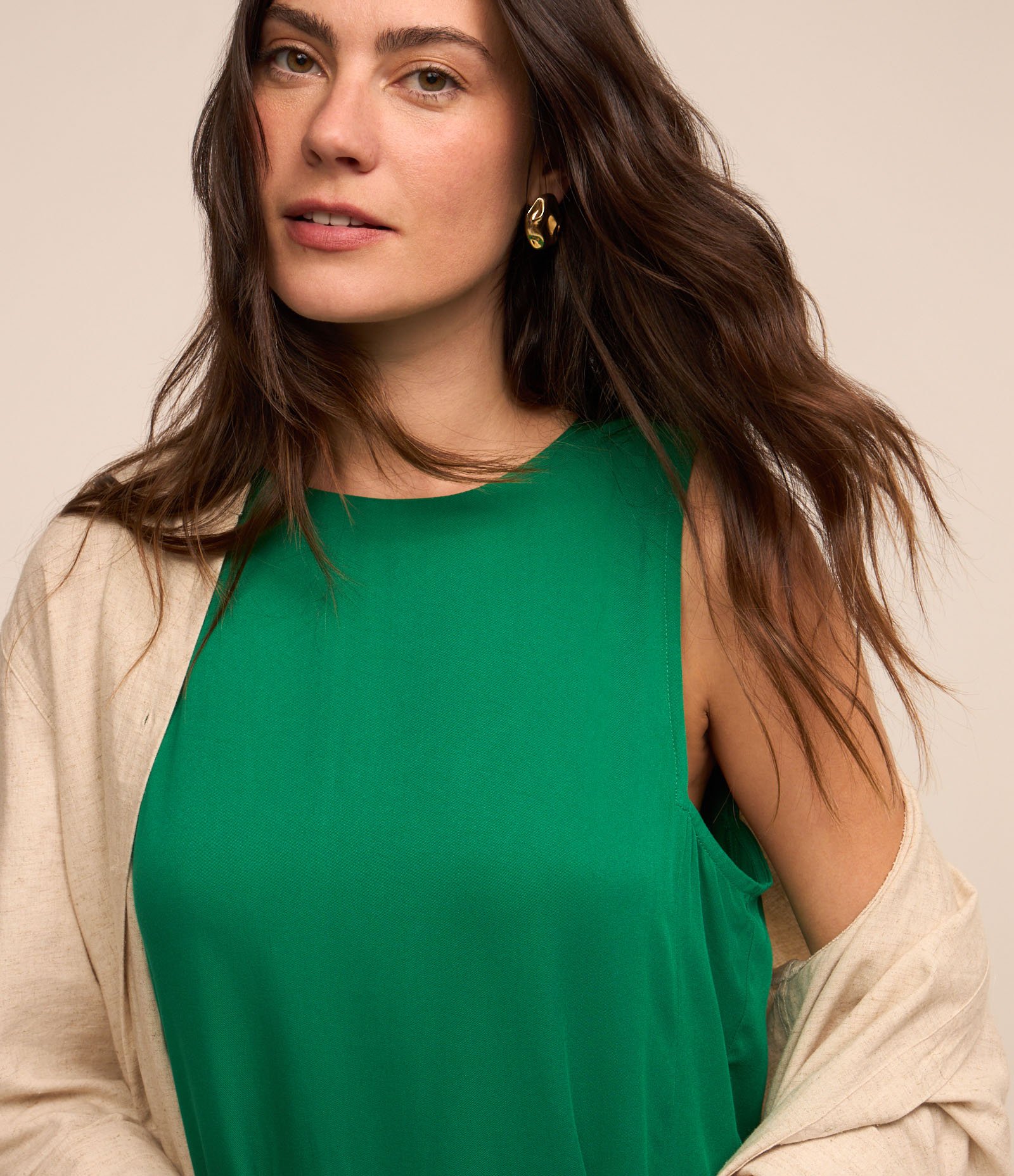Vestido em Viscose sem Manga com Zíper nas Costas Verde 3
