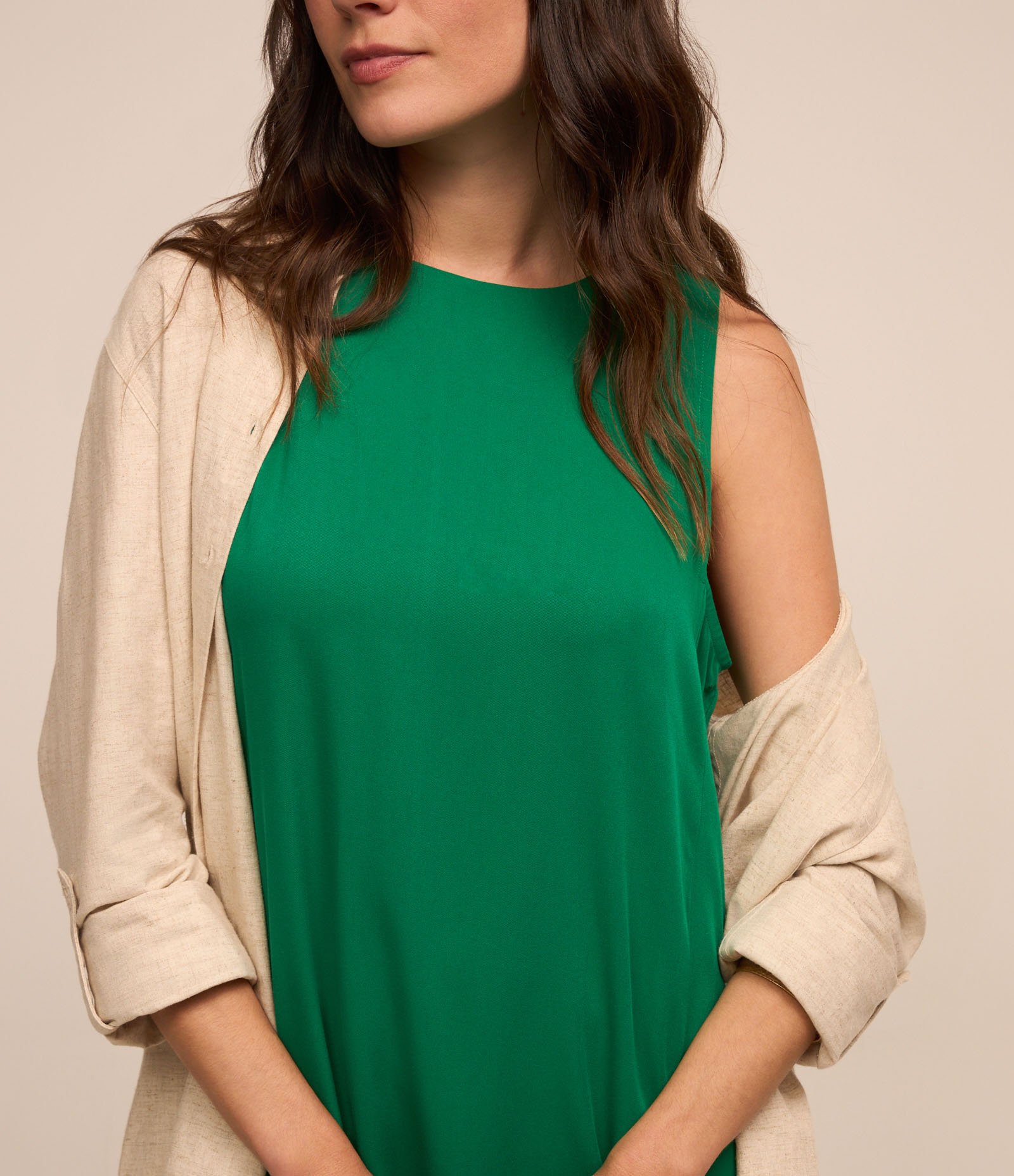 Vestido em Viscose sem Manga com Zíper nas Costas Verde 4