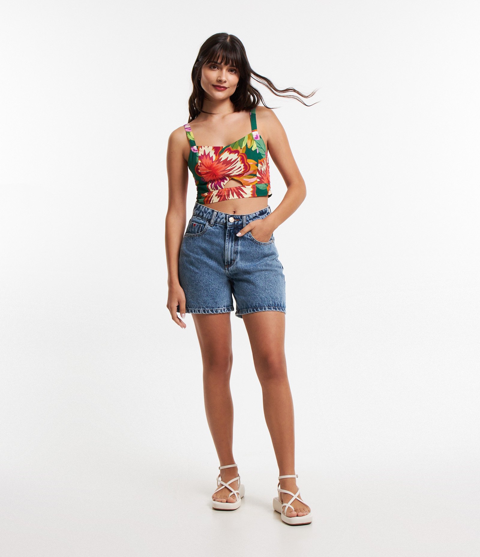 Blusa de Alça em Viscose com Estampa Floral e Lastex nas Costas Verde 2