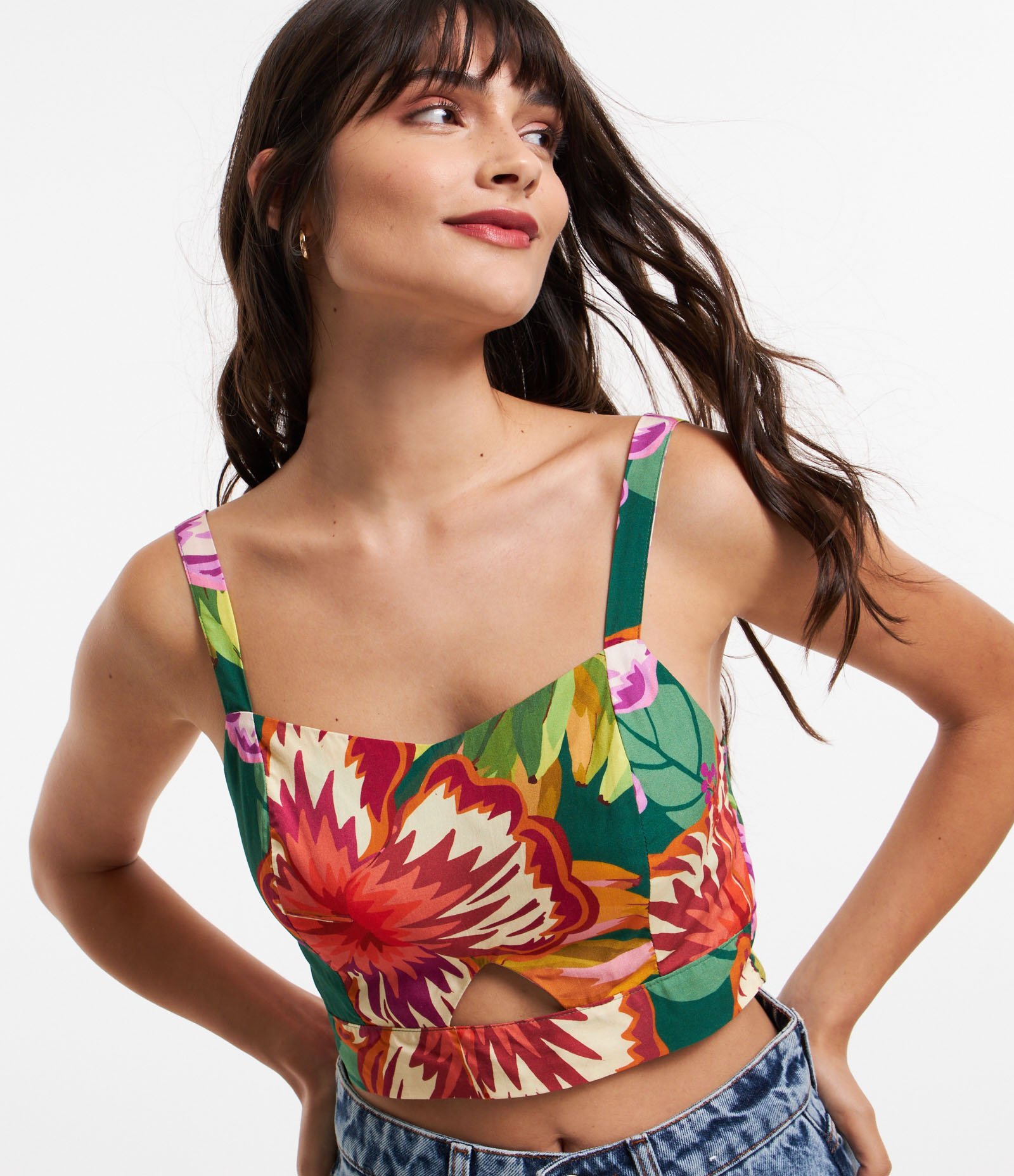Blusa de Alça em Viscose com Estampa Floral e Lastex nas Costas Verde 4