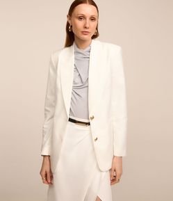 Blazer Alfaiatado com Abotoamento e Gola Lapela