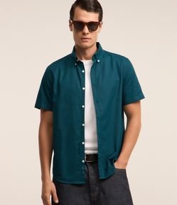 Camisa Comfort em Oxford com Gola Colarinho e Manga Curta