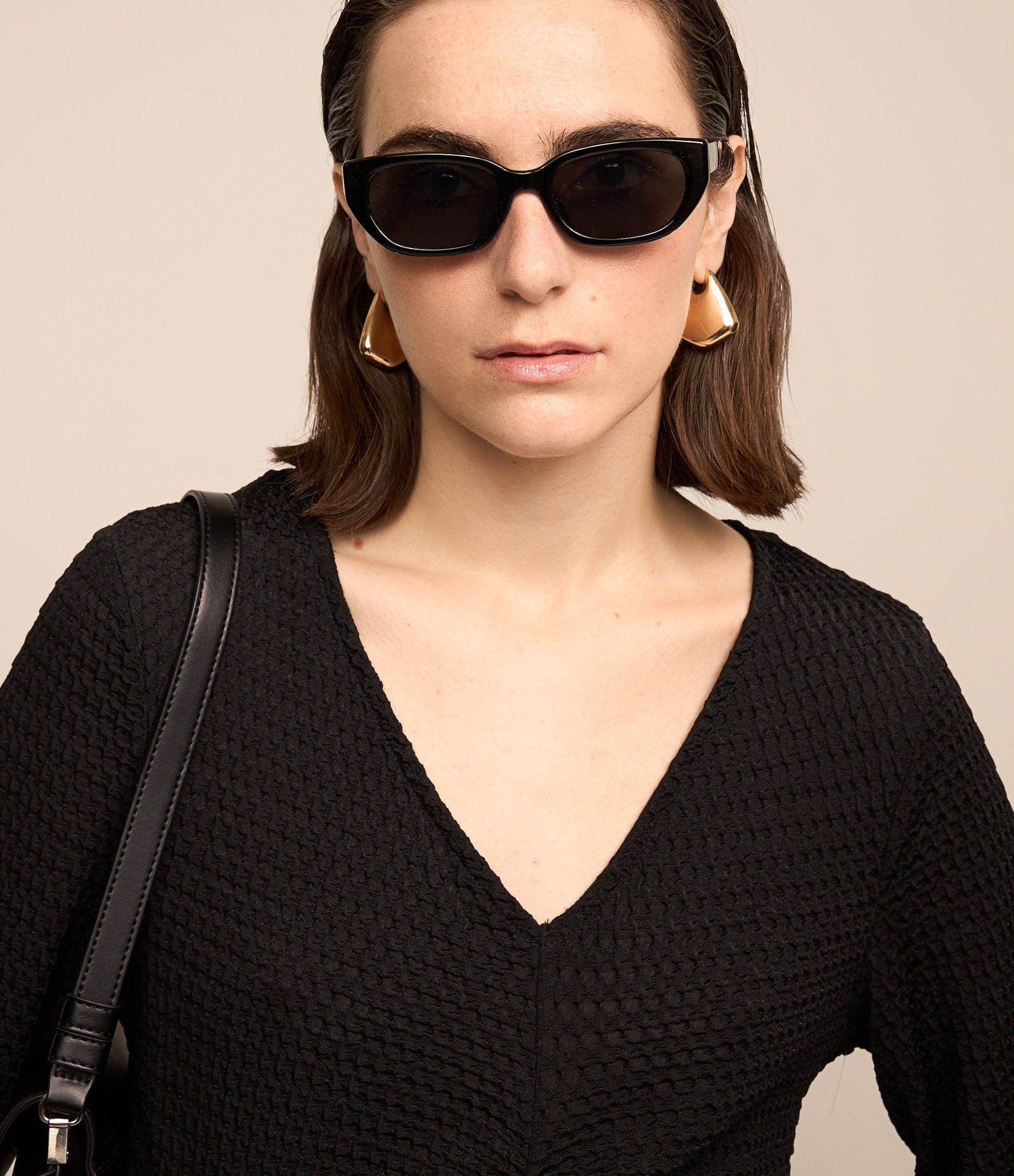 Blusa em Poliamida Texturizada com Recorte Franzido Preto 5