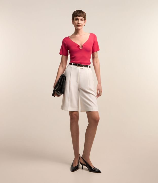 Blusa em Viscose com Argola Aberta no Decote V