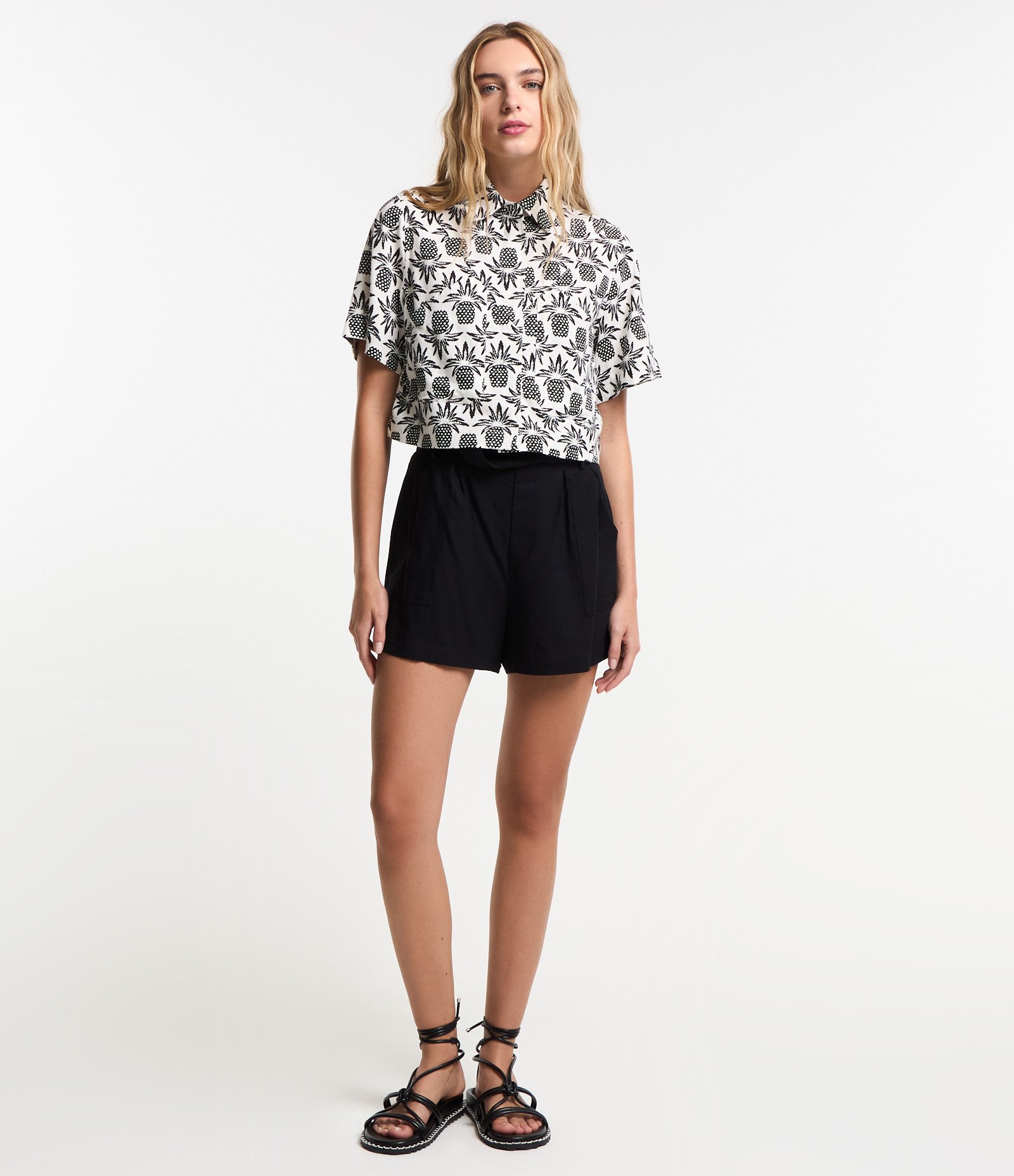 Camisa Curta em Viscose e Linho com Estampa de Abacaxi Branco 2