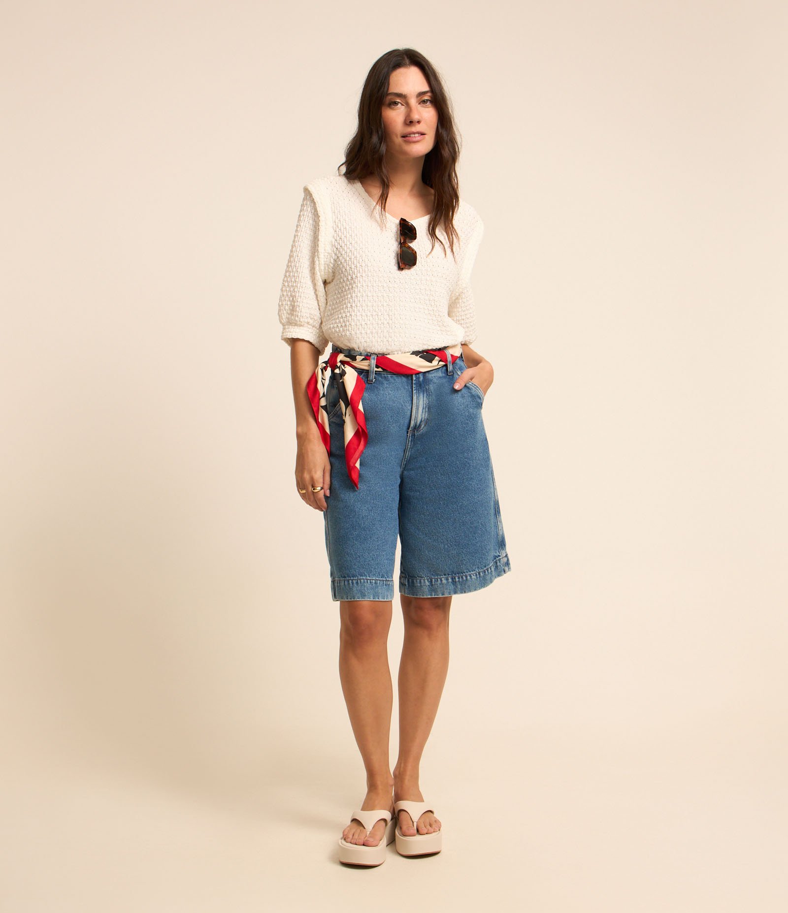 Blusa em Algodão Texturizado com Cava Destacada e Vazados Branco 3