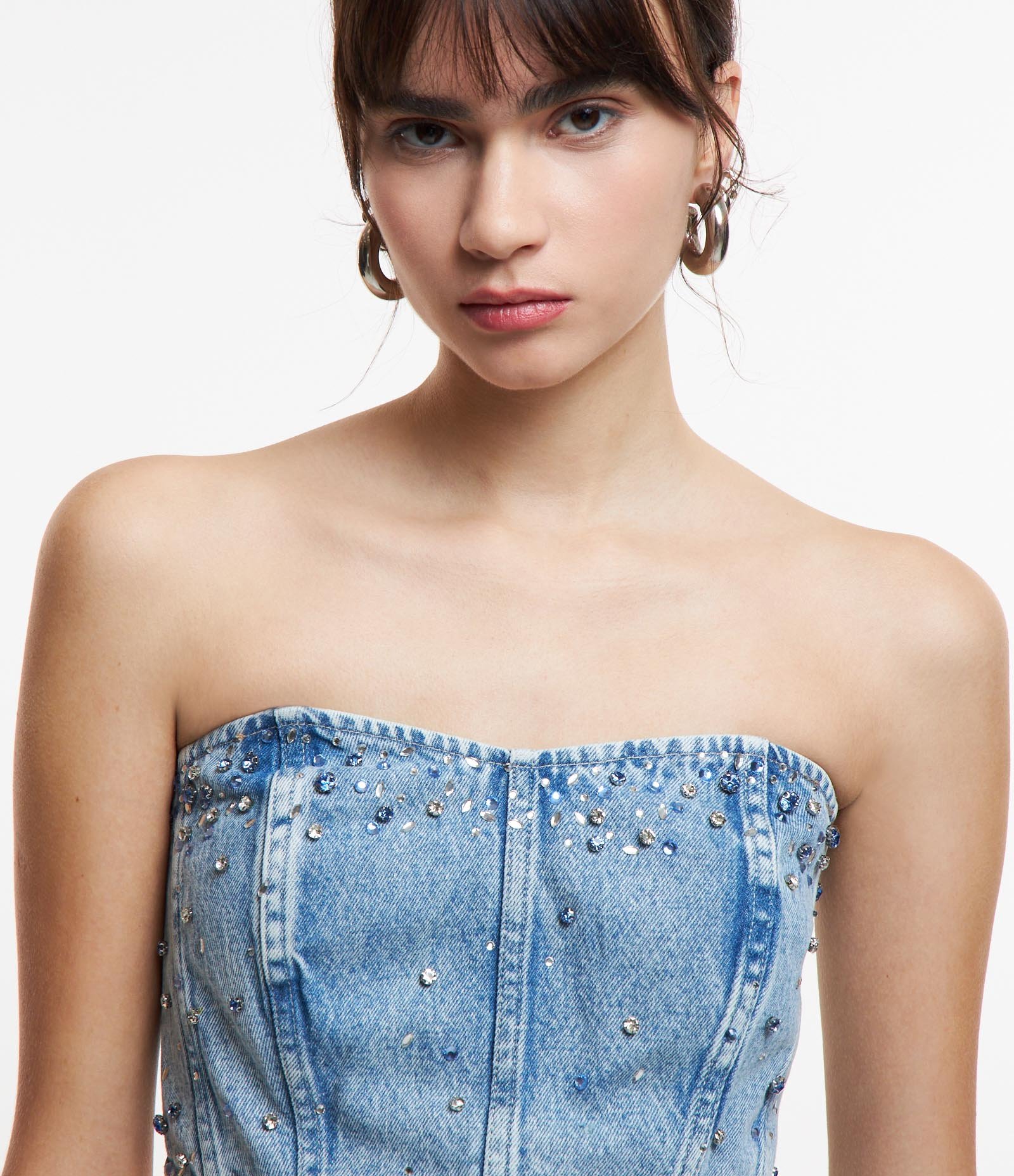 Top Tomara Que Caia em Jeans com Brilho e Recortes Azul 4