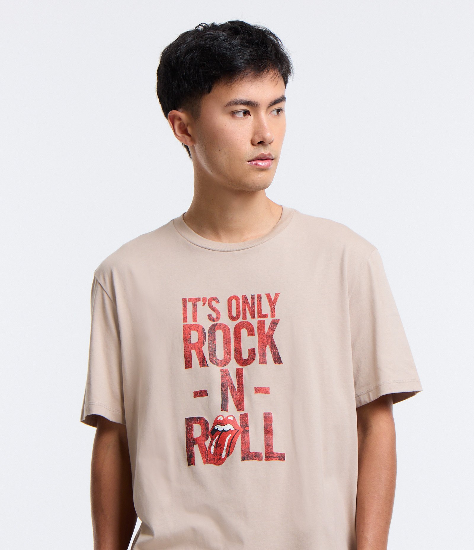 Camiseta Comfort em Algodão com Estampa It's Only Rock-N-Roll Bege 4