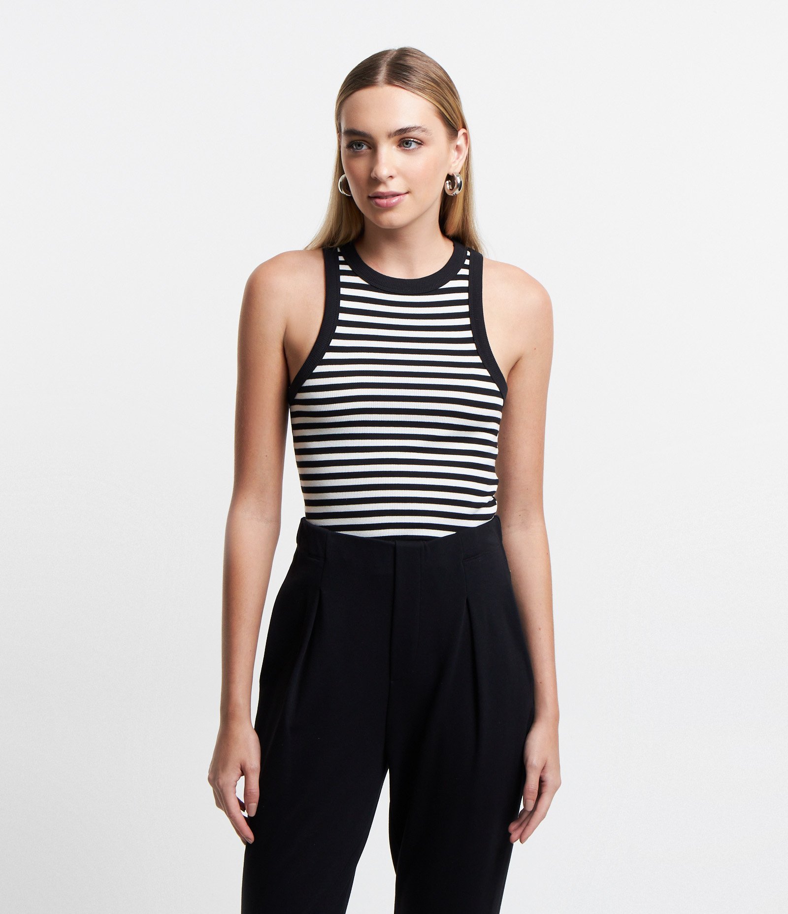 Blusa Regata em Ribana com Listras e Barra Arredondada Preto/Branco 1