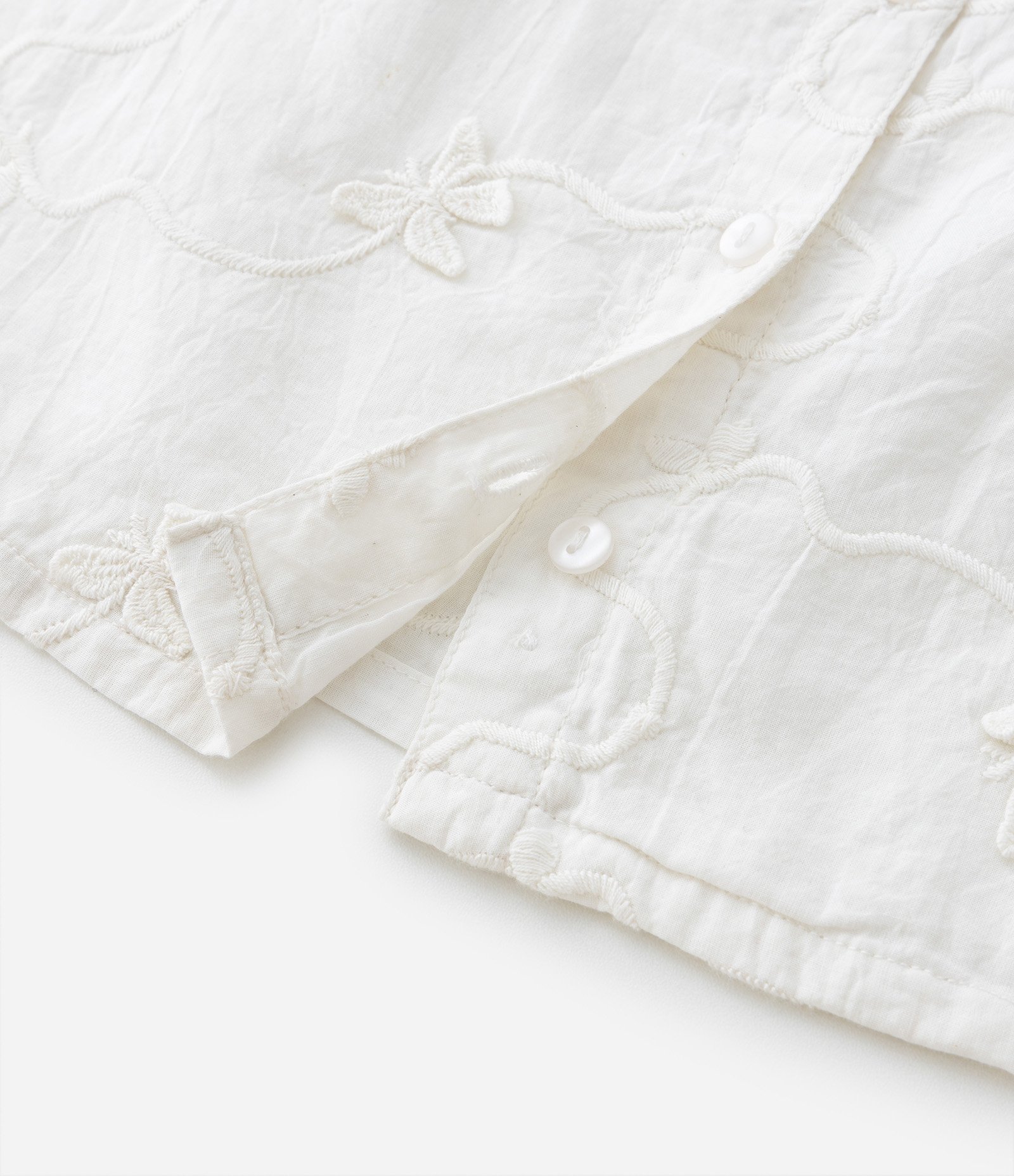 Blusa Infantil com Babados e Textura de Borboletas - Tam 5 a 14 Anos Branco Neve 3