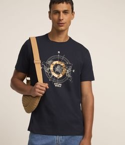Camiseta Comfort em Algodão com Estampa Bússola Explore World