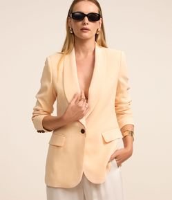 Blazer em Crepe com Lapela Diferenciada e Bolso Frontal