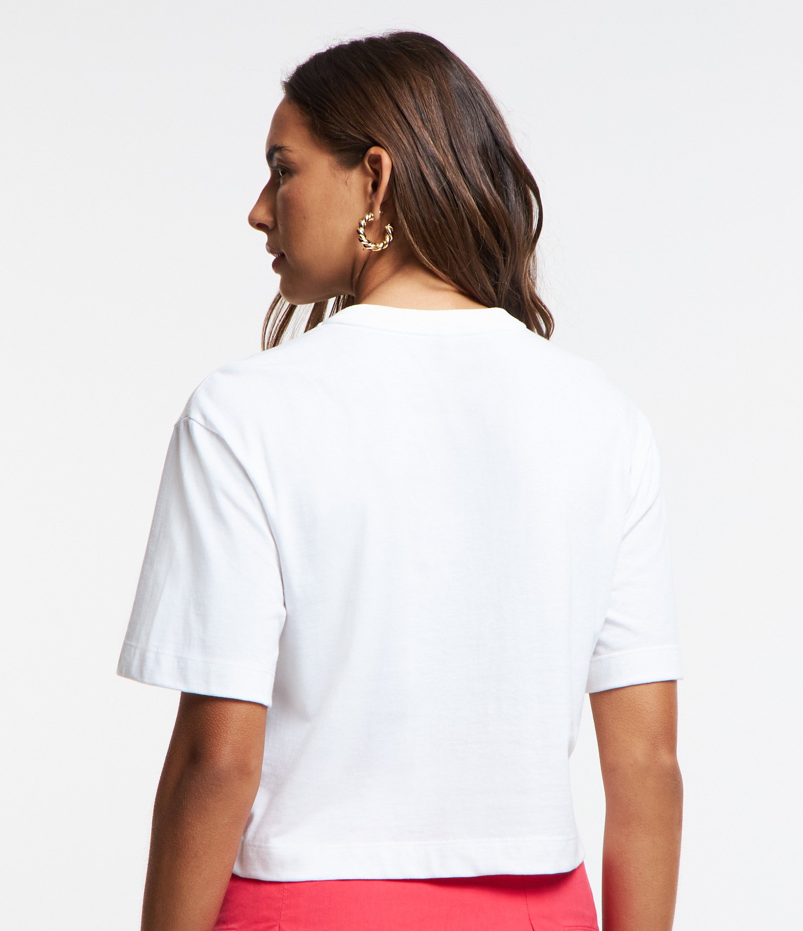 Blusa T-Shirt em Algodão com Bolsinho Frontal Bordado Branco 3