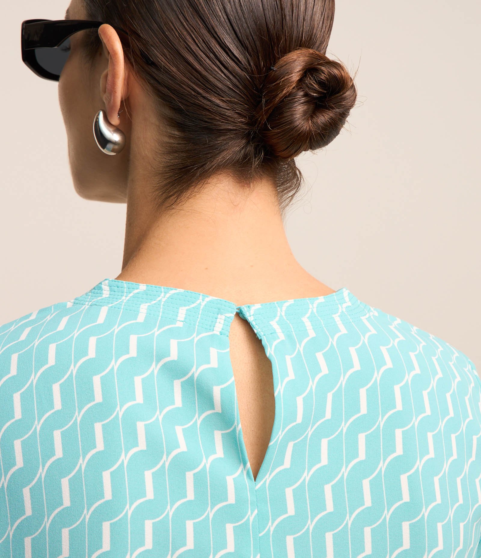 Blusa em Airflow com Pesponto nas Mangas e Estampa Abstrata Azul 3