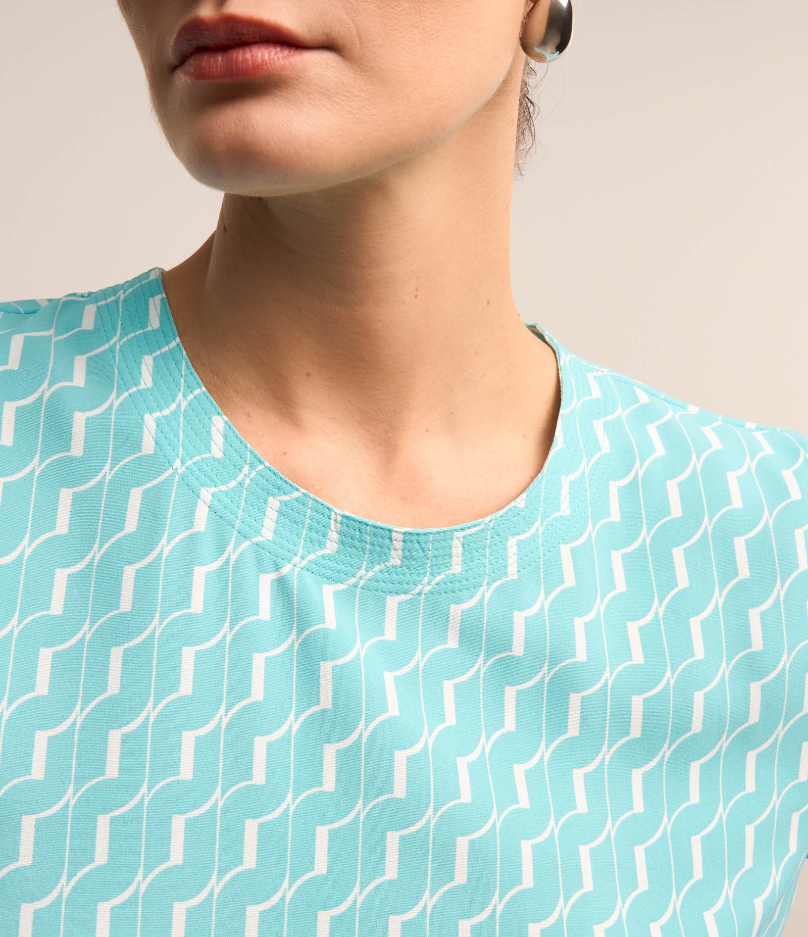 Blusa em Airflow com Pesponto nas Mangas e Estampa Abstrata Azul 6