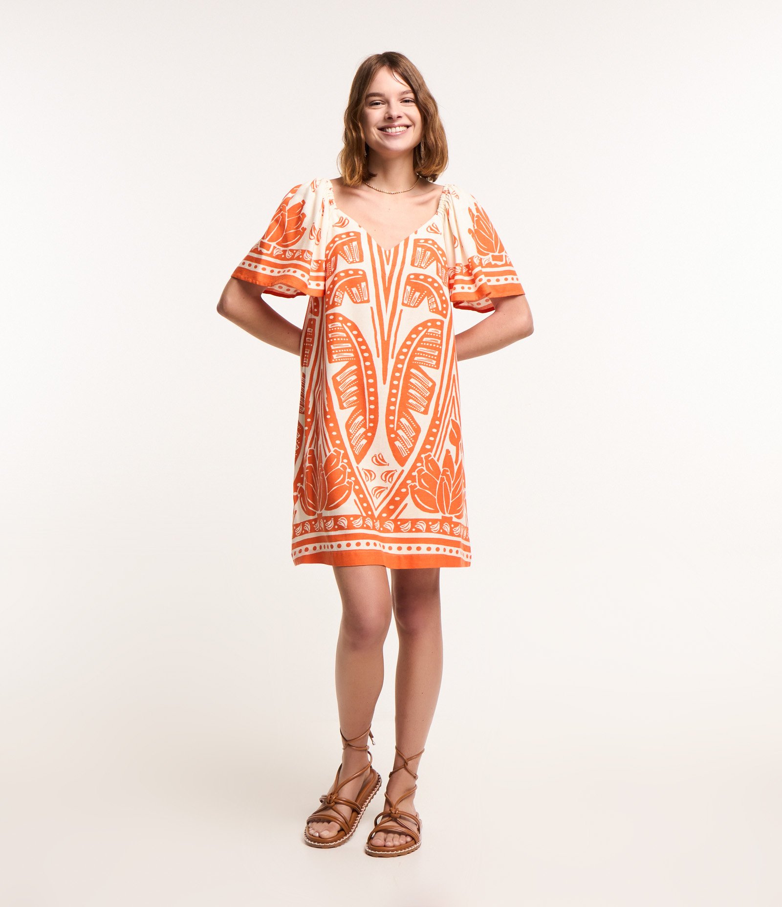 Vestido Curto em Viscose com Linho e Estampa Folhagens Laranja 2