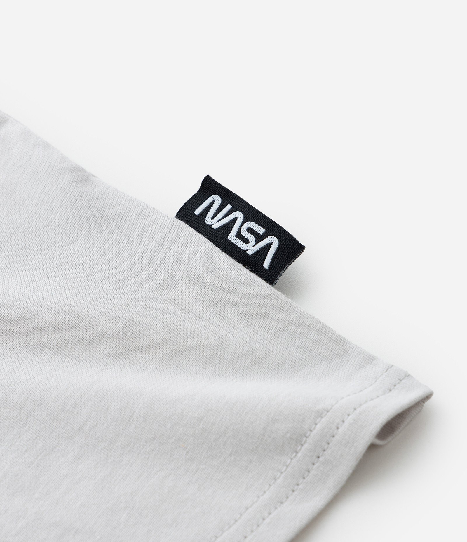 Camiseta Infantil com Estampa em Auto Relevo Holográfico NASA - Tam 5 a 14 Anos Cinza 4