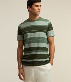 Camiseta em Algodão com Listras em Blocos de Cor