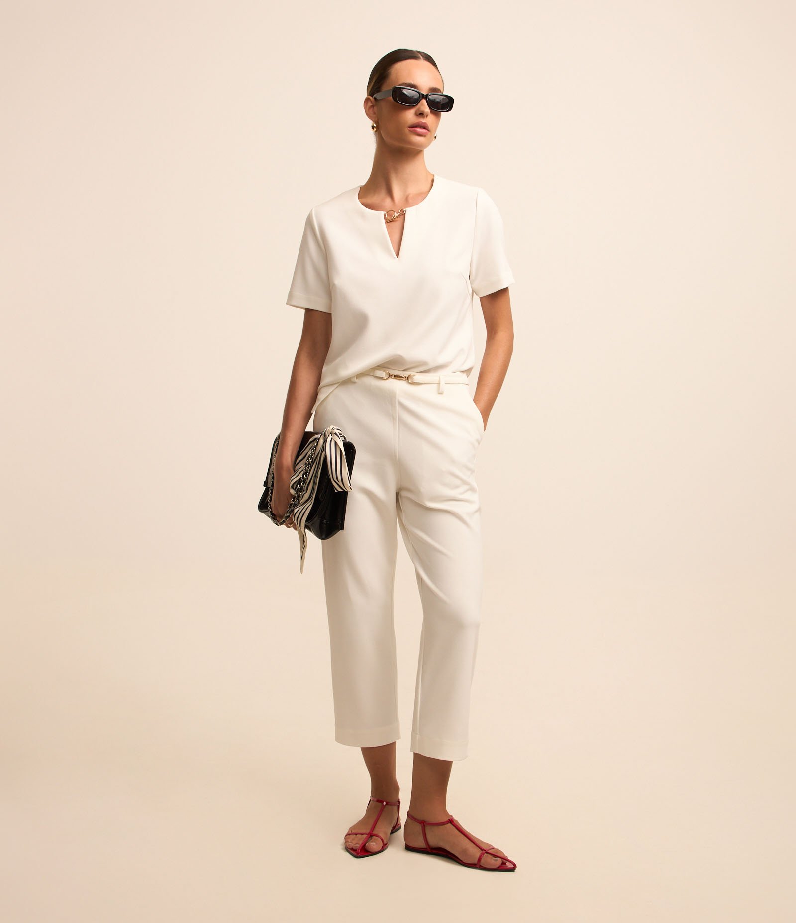 Blusa em Crepe com Detalhe de Metal na Gola Branco Neve 2