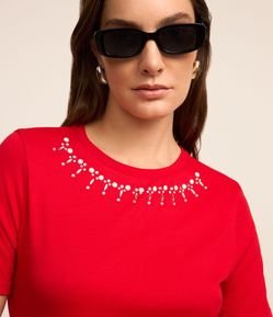 Blusa Manga Curta com Detalhe de Hot Fix Frontal