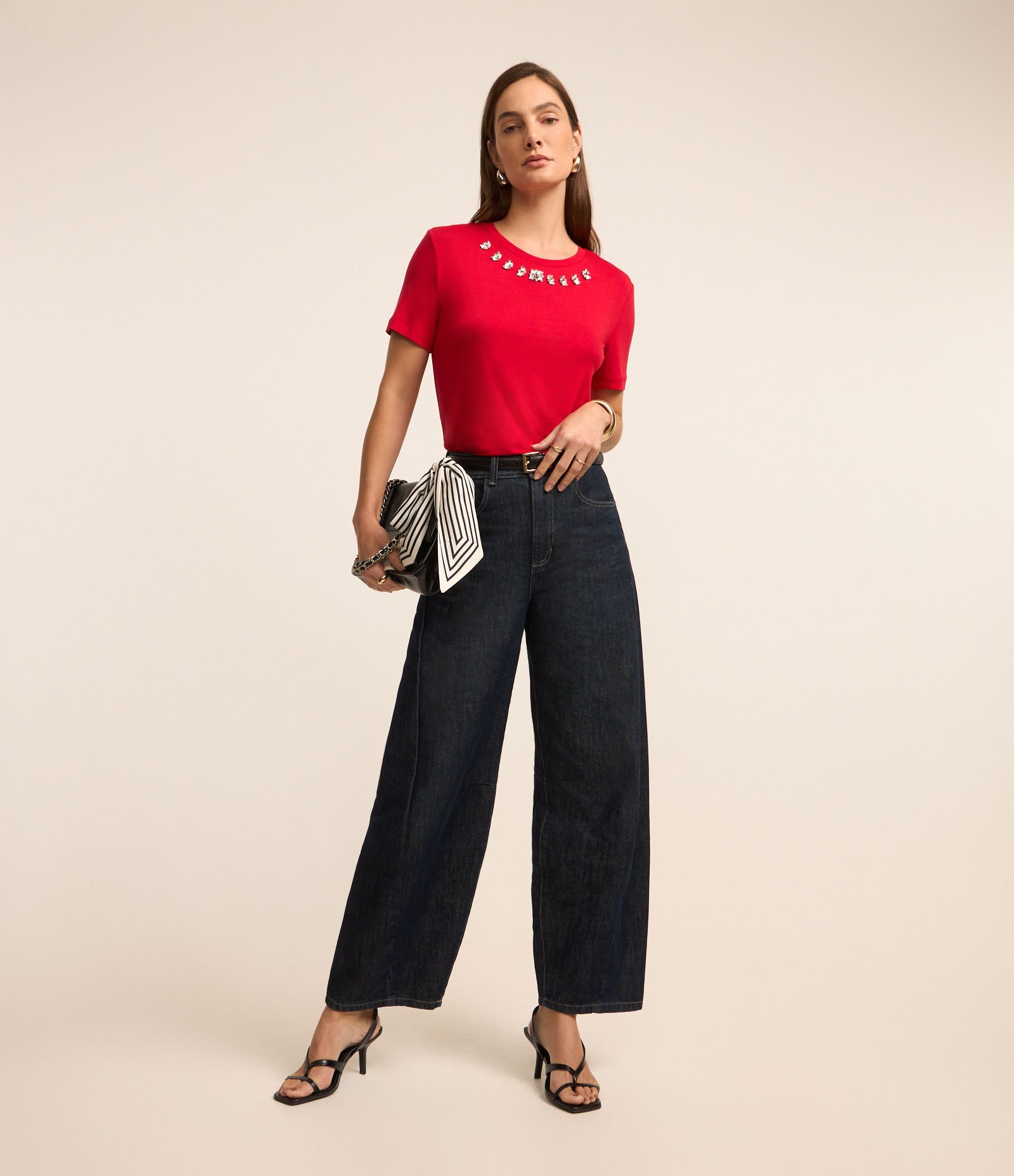 Blusa em Viscose com Brilho Floral na Gola Laranja 3