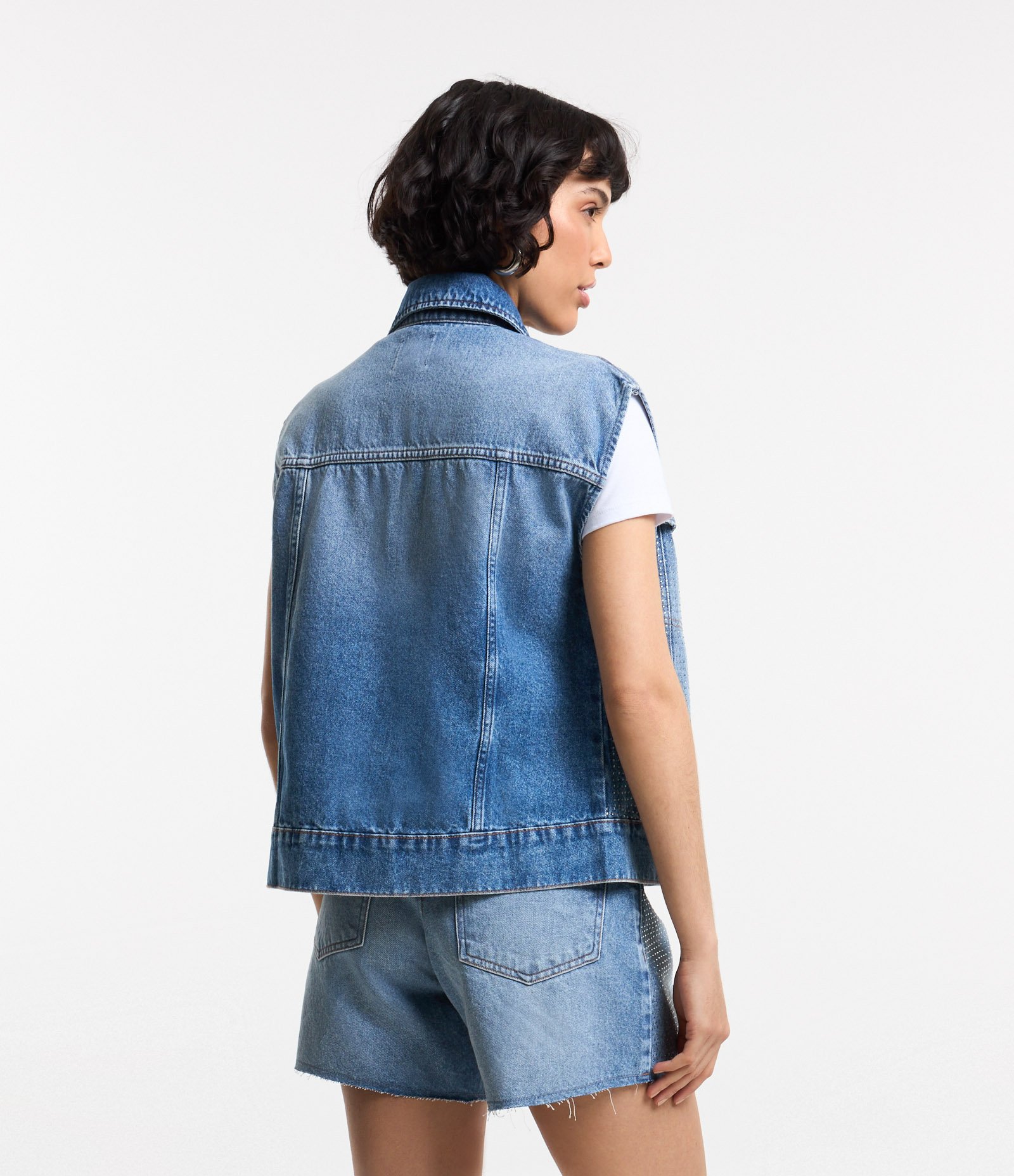 Colete Amplo em Jeans com Lapelas e Brilho de Strass Azul 3