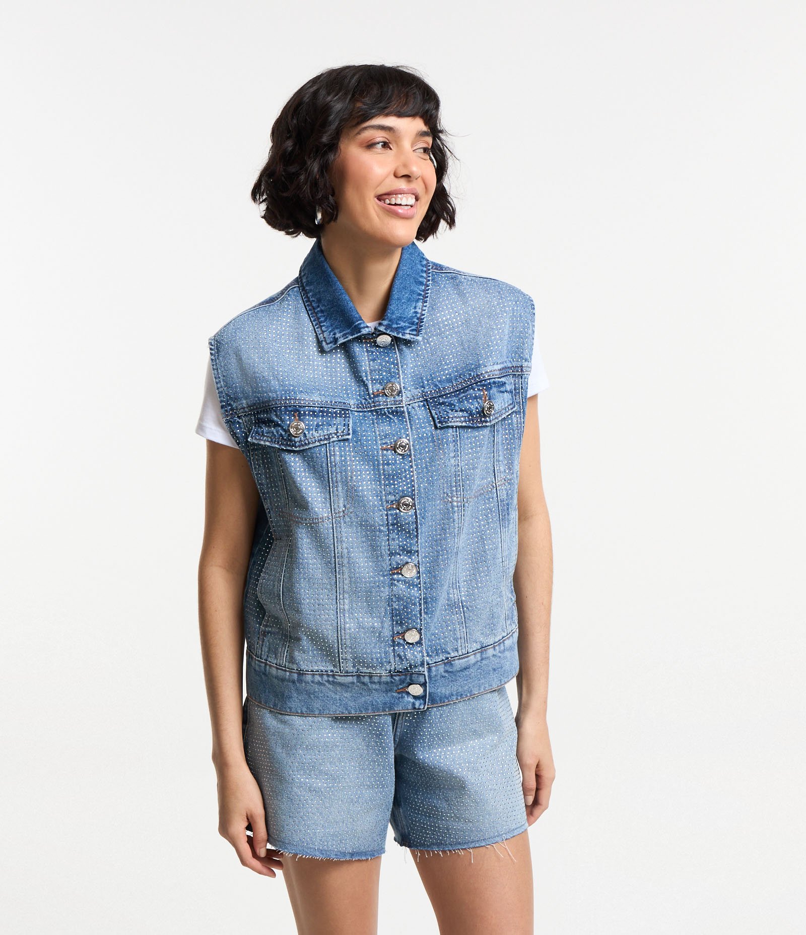 Colete Amplo em Jeans com Lapelas e Brilho de Strass Azul 6
