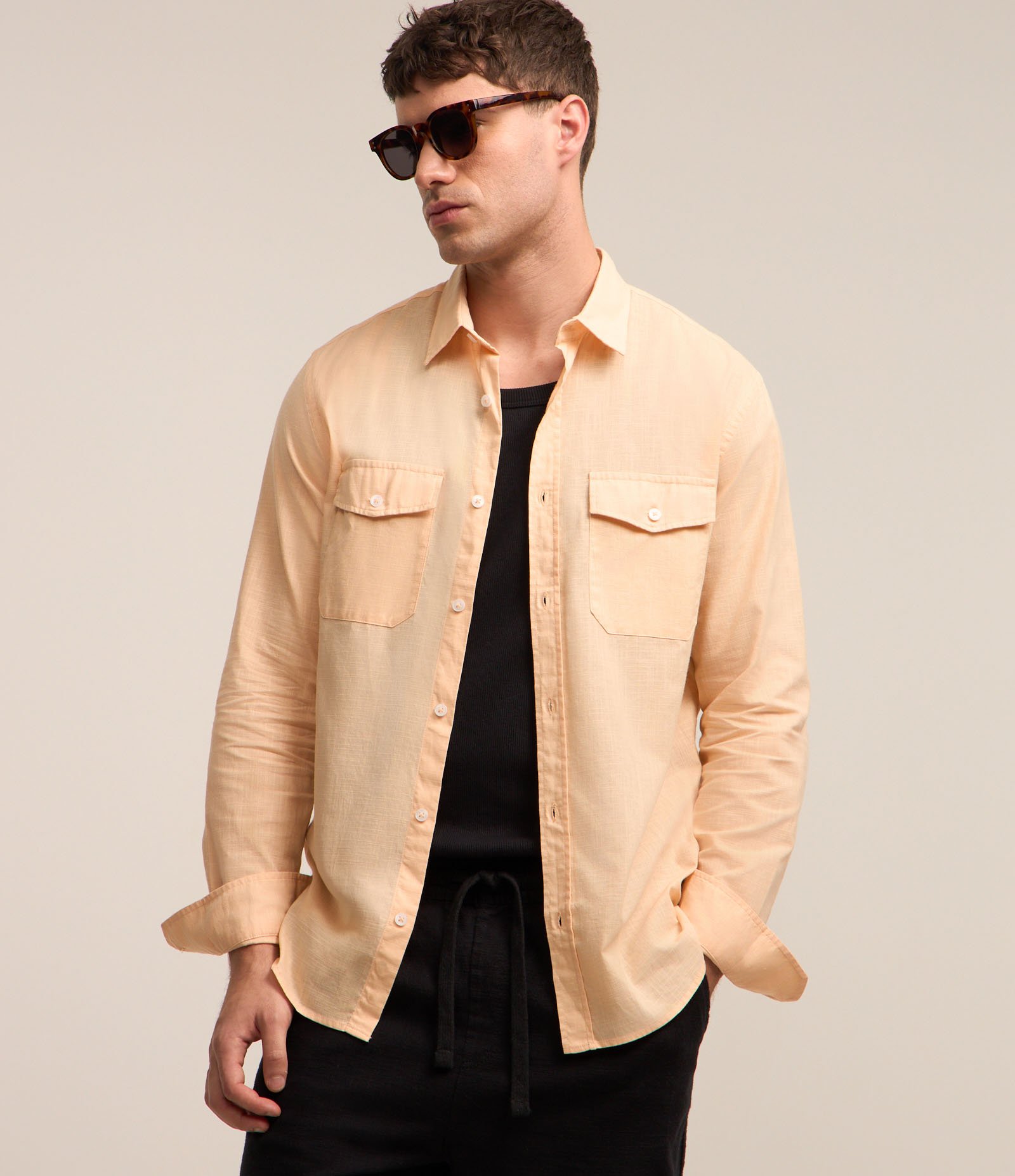 Camisa em Voal com Bolsos Lapela no Peito Coral 1