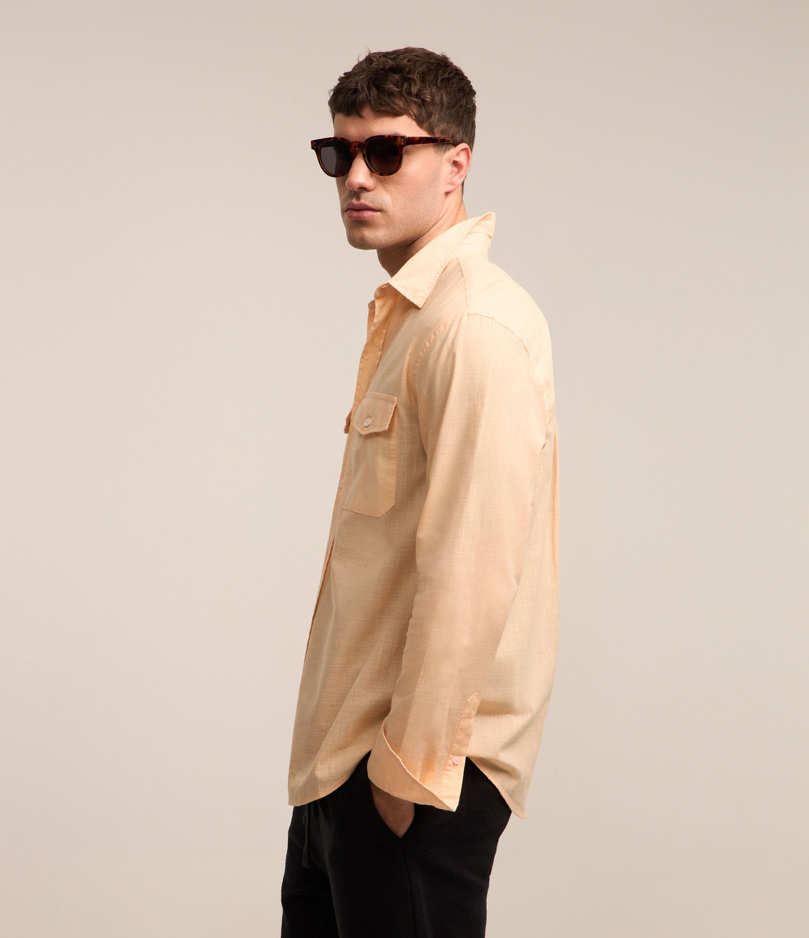 Camisa em Voal com Bolsos Lapela no Peito Coral 6