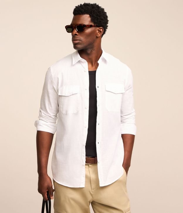 Camisa em Voal com Bolsos Lapela no Peito
