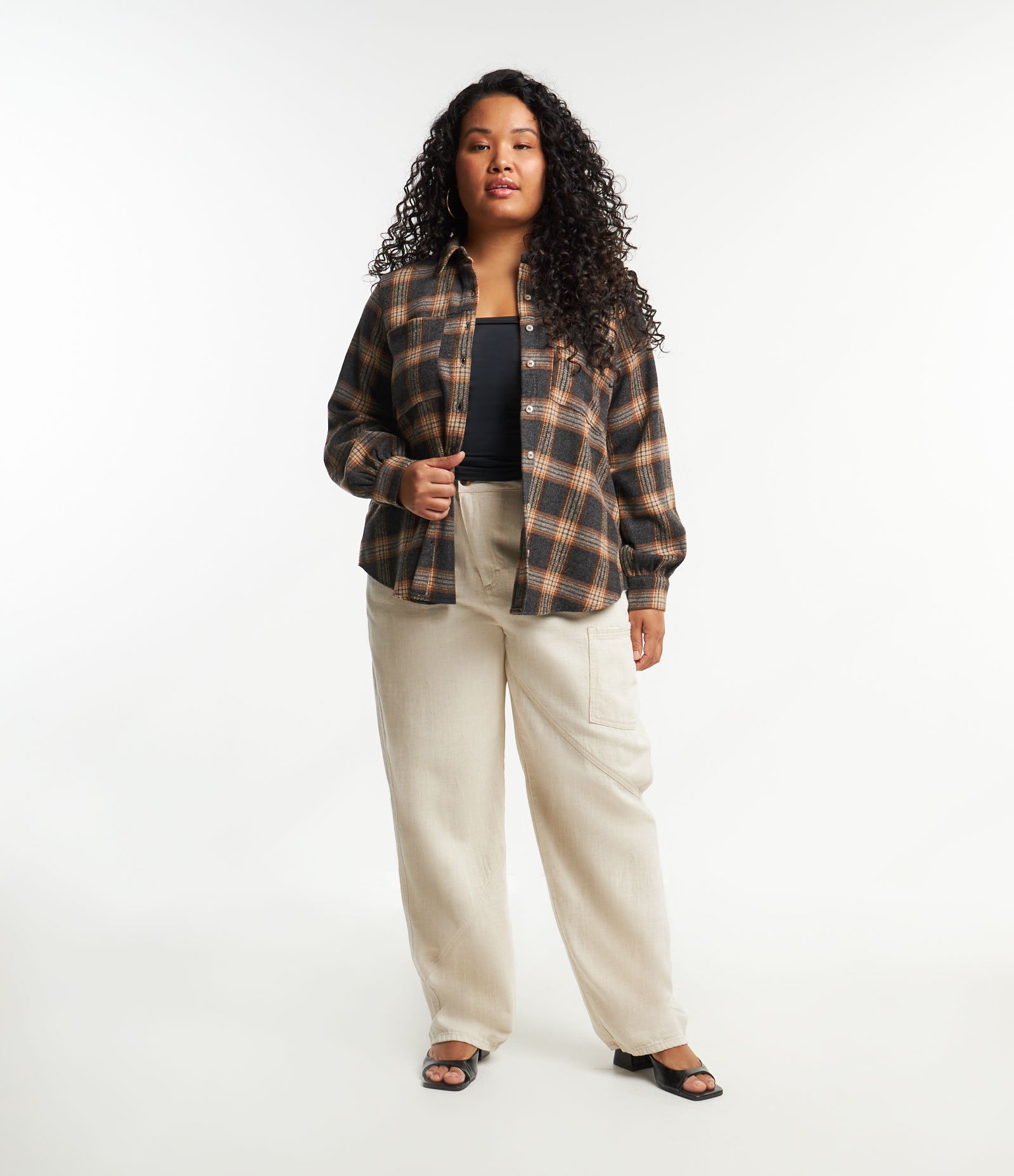 Camisa em Flanela Xadrez com Bolsos Curve & Plus Size Marrom/Cinza 2