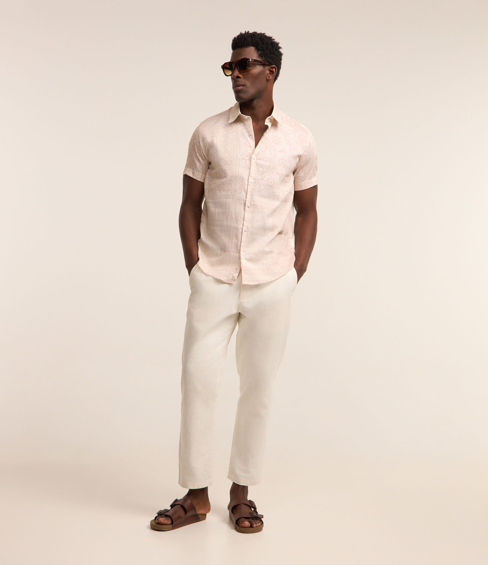 Camisa em Tricoline com Estampa Paisley Bege 2