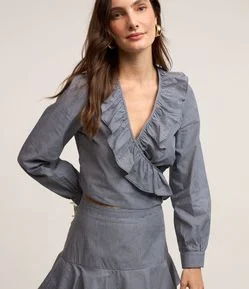 Blusa em Tricoline com Decote Transpassado e Babado Frontal