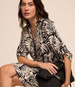 Vestido em Viscose com Estampa Folhagem