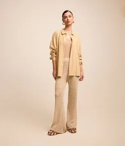 Calça Reta em Tricô Metalizado com Efeito Crochetada