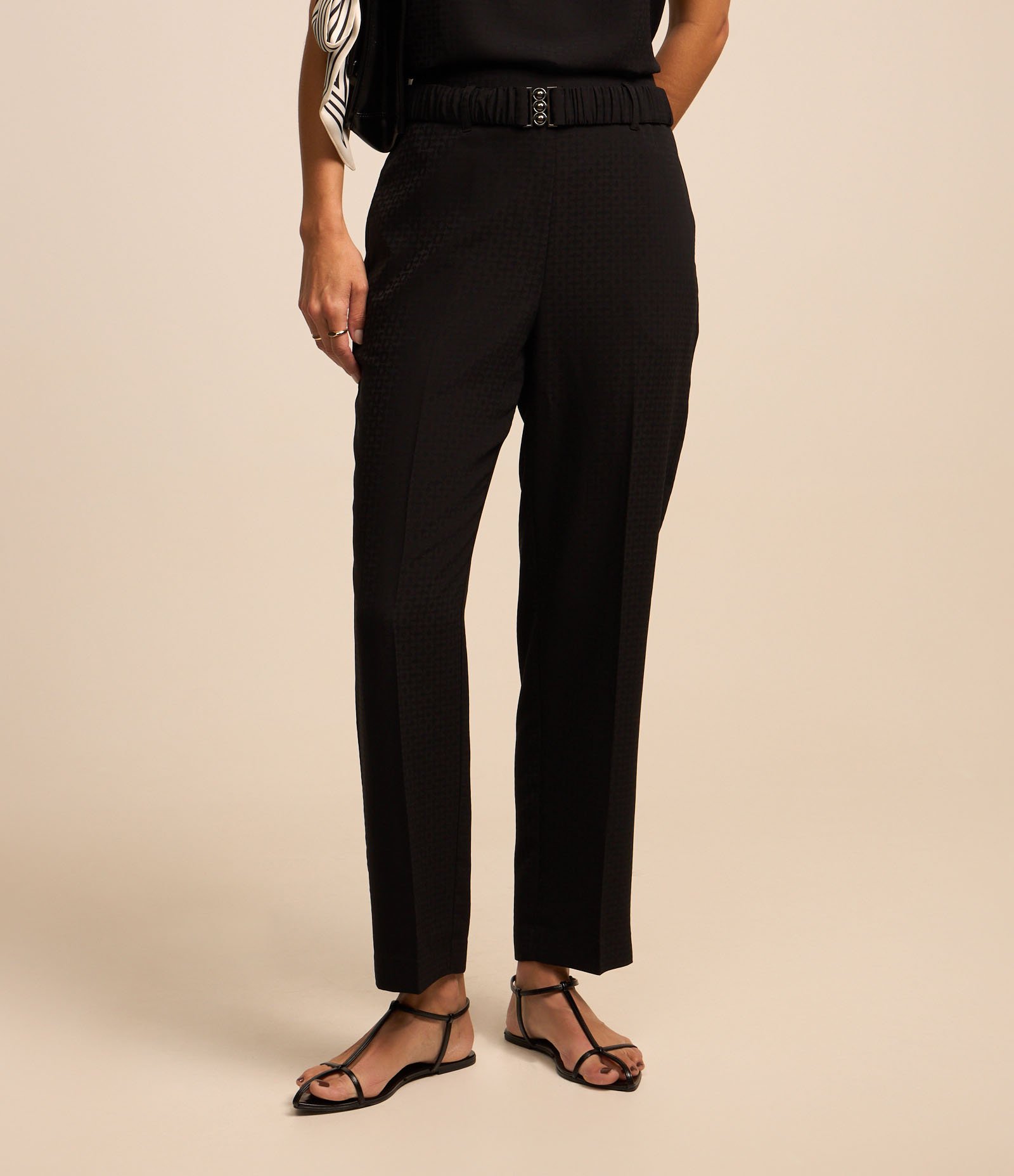 Calça Reta em Jacquard com Cinto Elástico 3