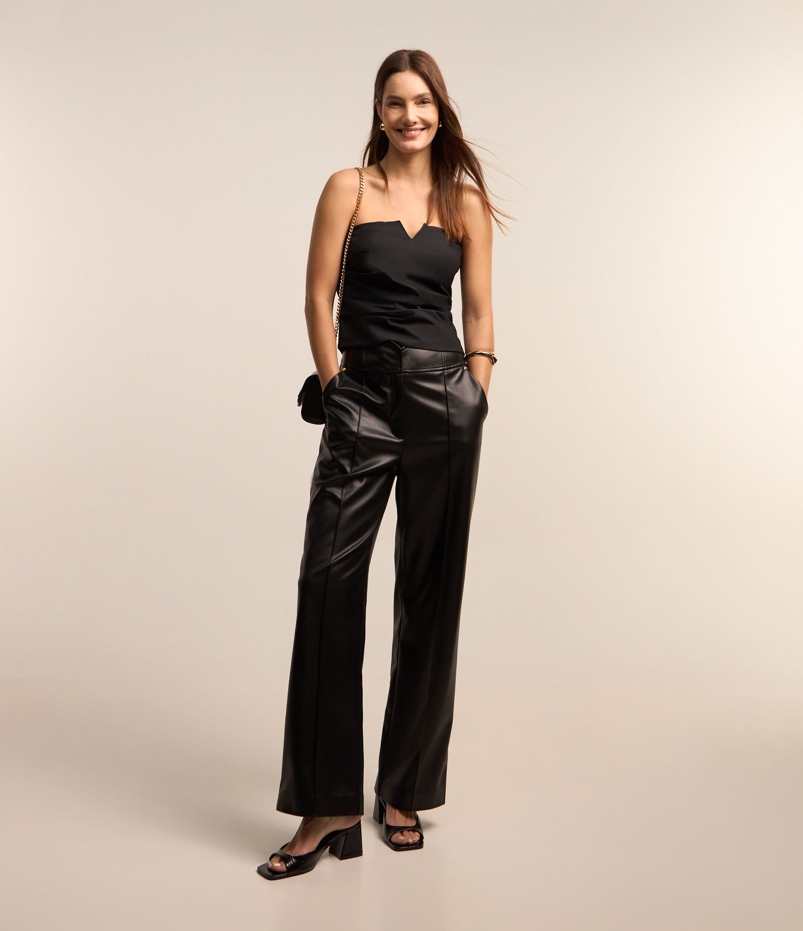 Blusa Tomara Que Caia com Tricoline Drapeado Preto 2