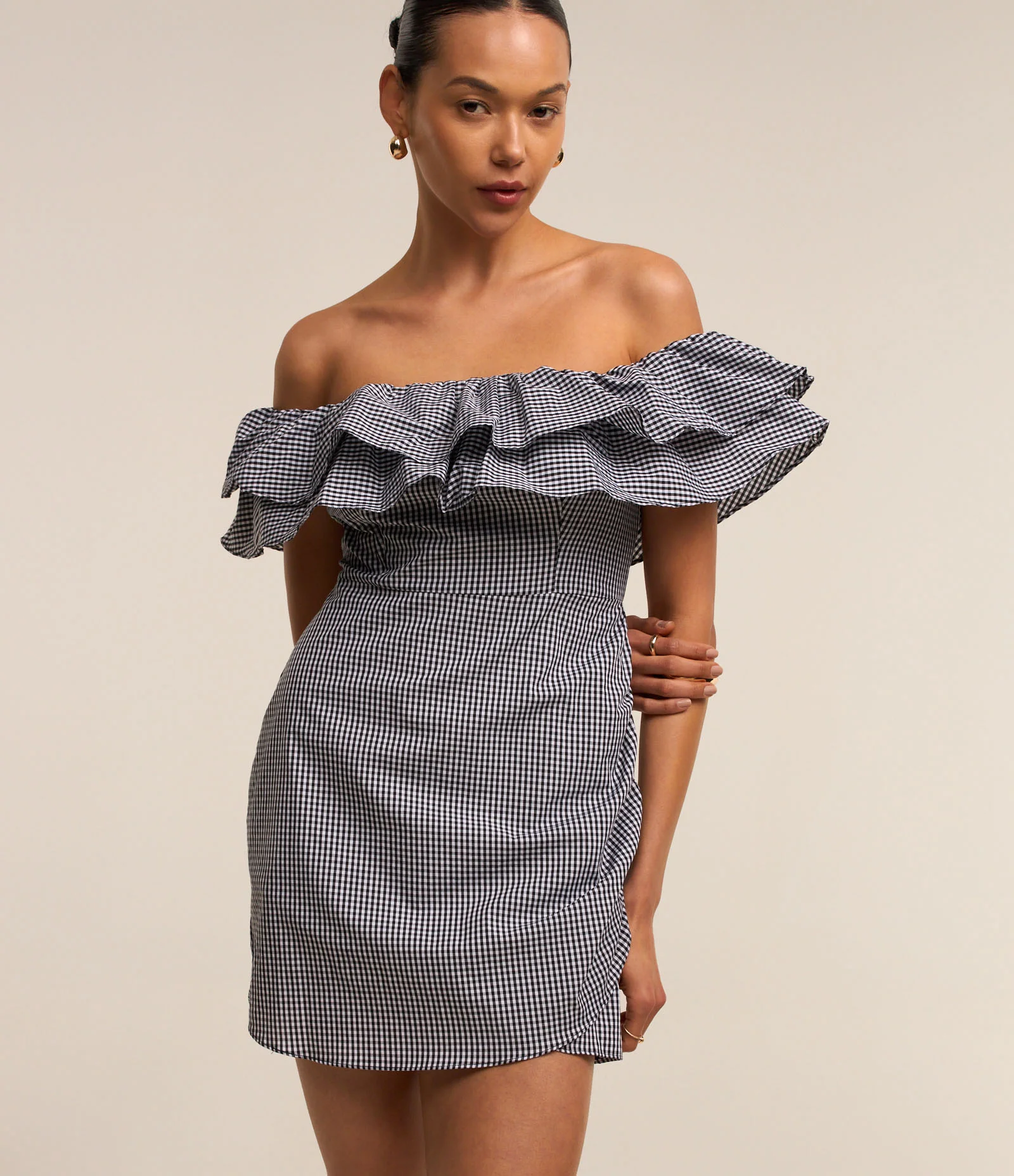 Vestido Ciganinha em Tricoline com Babados e Estampa Xadrez Vichy Preto/ Branco 2