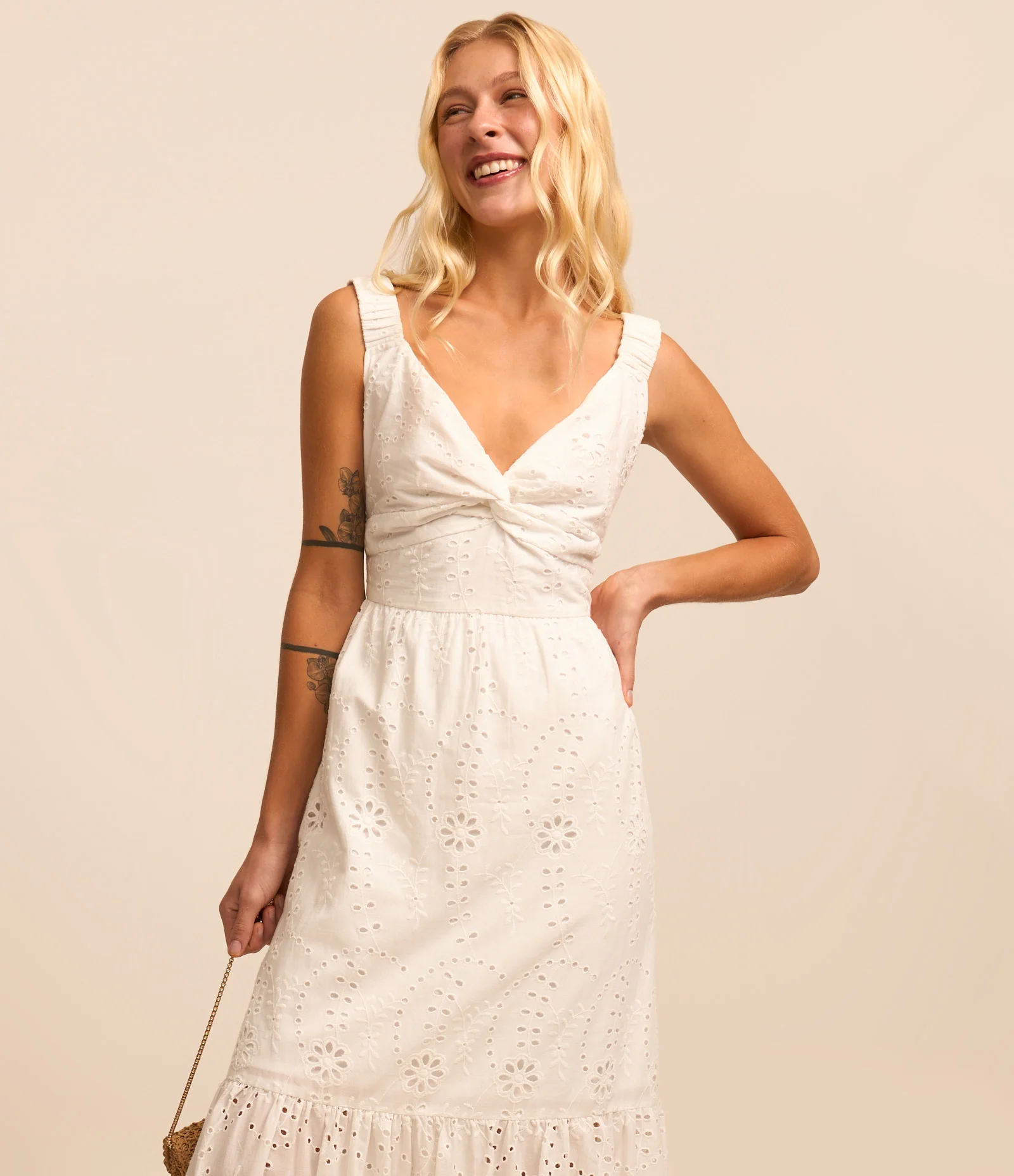 Vestido New Midi em Laise com Busto Torcido Branco 2